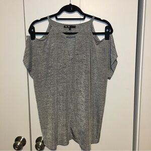 MxM Clod Shoulder Top Gray Size 2X Preowned